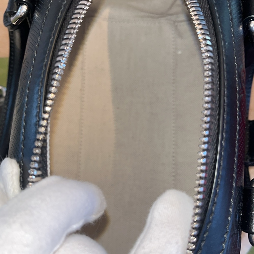 ⛔️ SOLD ⛔️ Gucci GG Embossed Mini Duffle Speedy Bag - Picture 4 of 17
